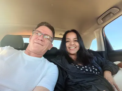 and we’re off! six weeks, 3 countries, 6 major metro areas, ~22,400 miles spread across 11 flights... and it all starts in the back of an uber